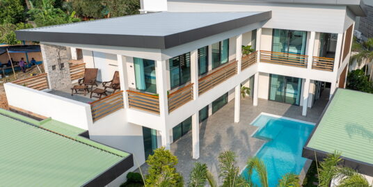 Maprachan See Chaknork See, neue 2 geschossige Villa mit Pool