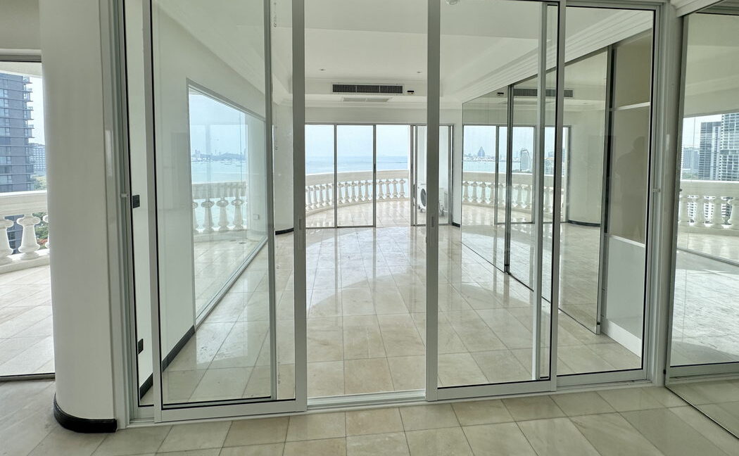 Park Beach Condo 15