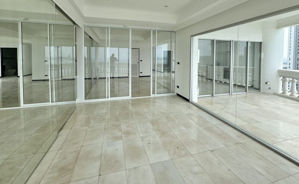 Park Beach Condo 17