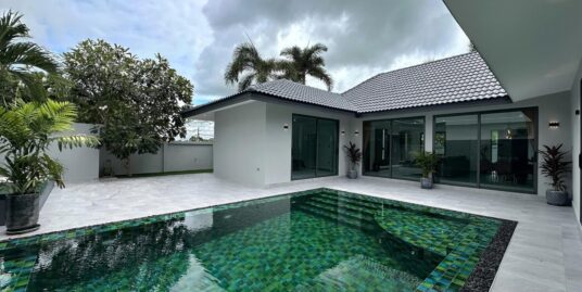 Ost-Pattaya, Freistehende moderne Poolvilla zu verkaufen