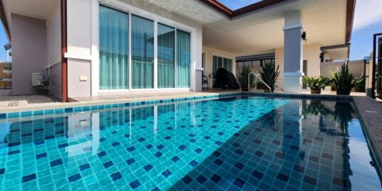 Huay Yai, Garden Ville 6: Moderne Villa mit Pool zum Verkauf