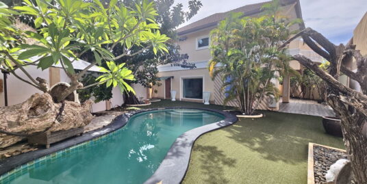 Naklua Freistehendes Haus mit Swimmingpool zum Verkauf