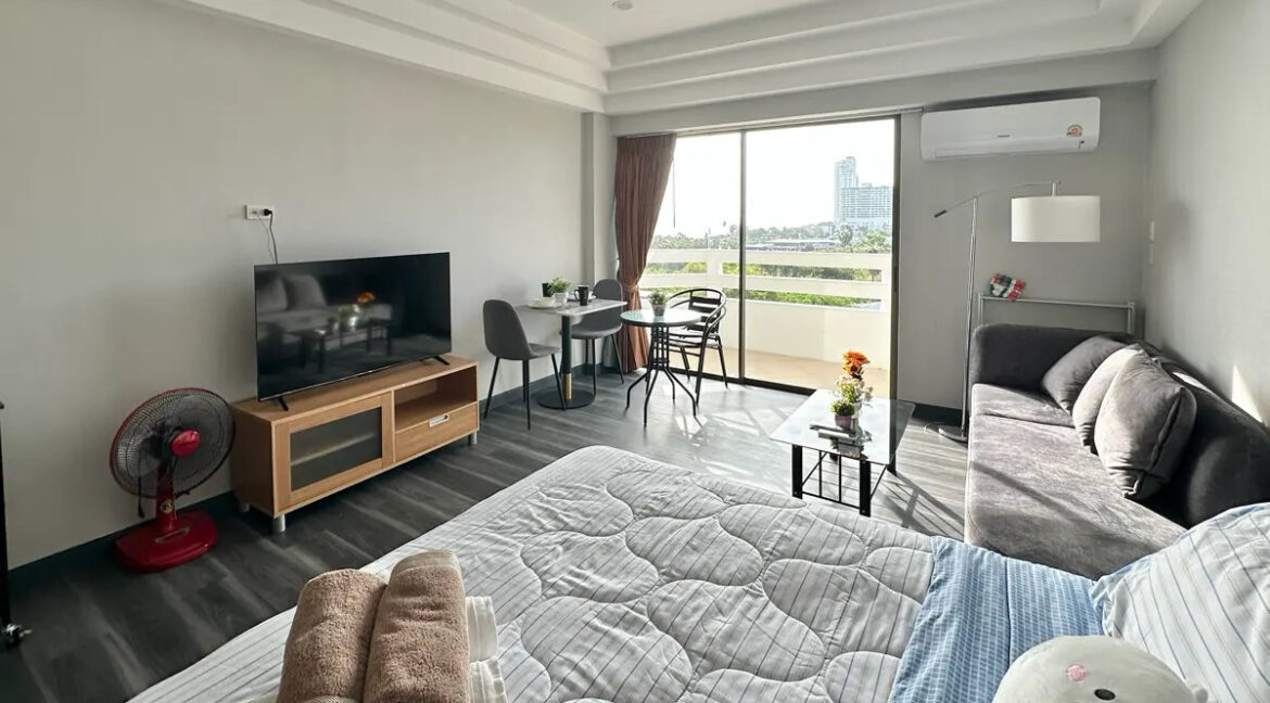 Jomtien Condotel studio sea view_003
