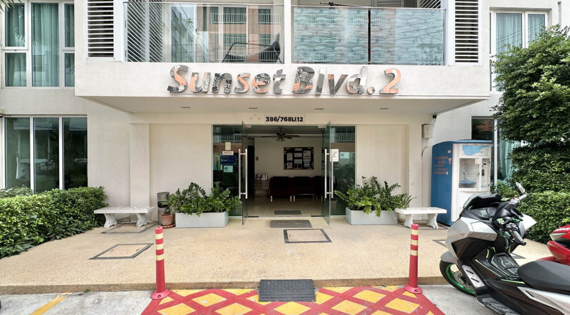 Sunset Boulevard condo seaview 001