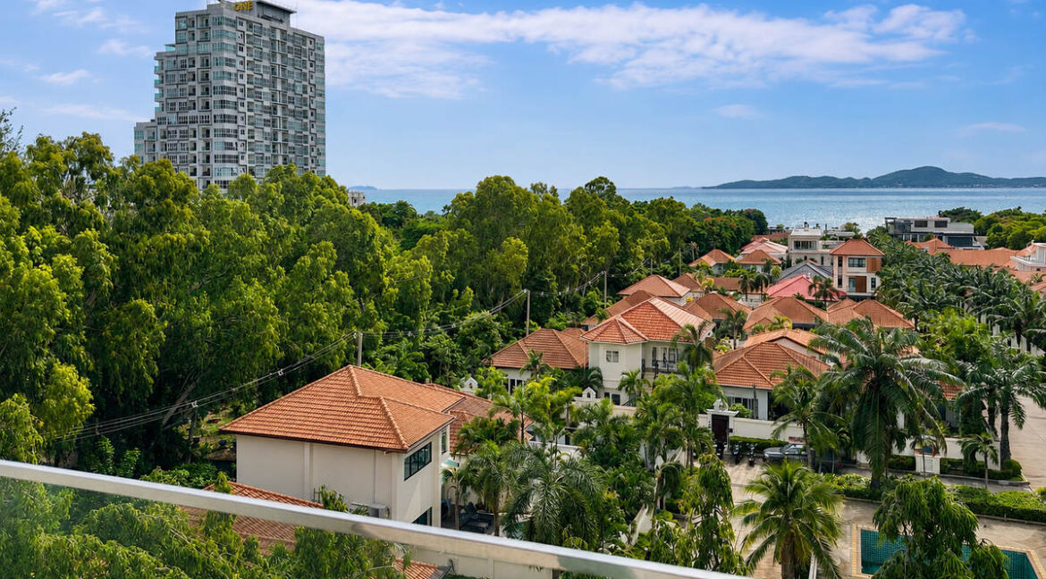 Sunset Boulevard condo seaview 009