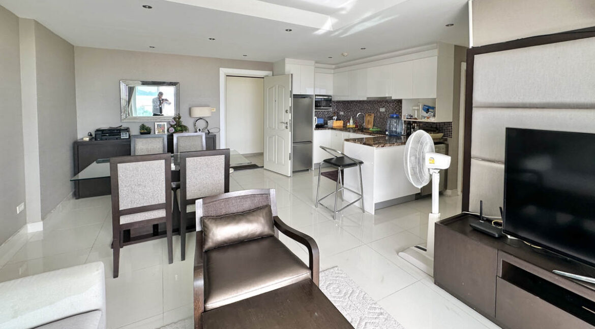 Sunset Boulevard condo seaview 011