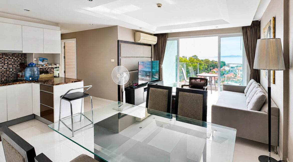 Sunset Boulevard condo seaview 014