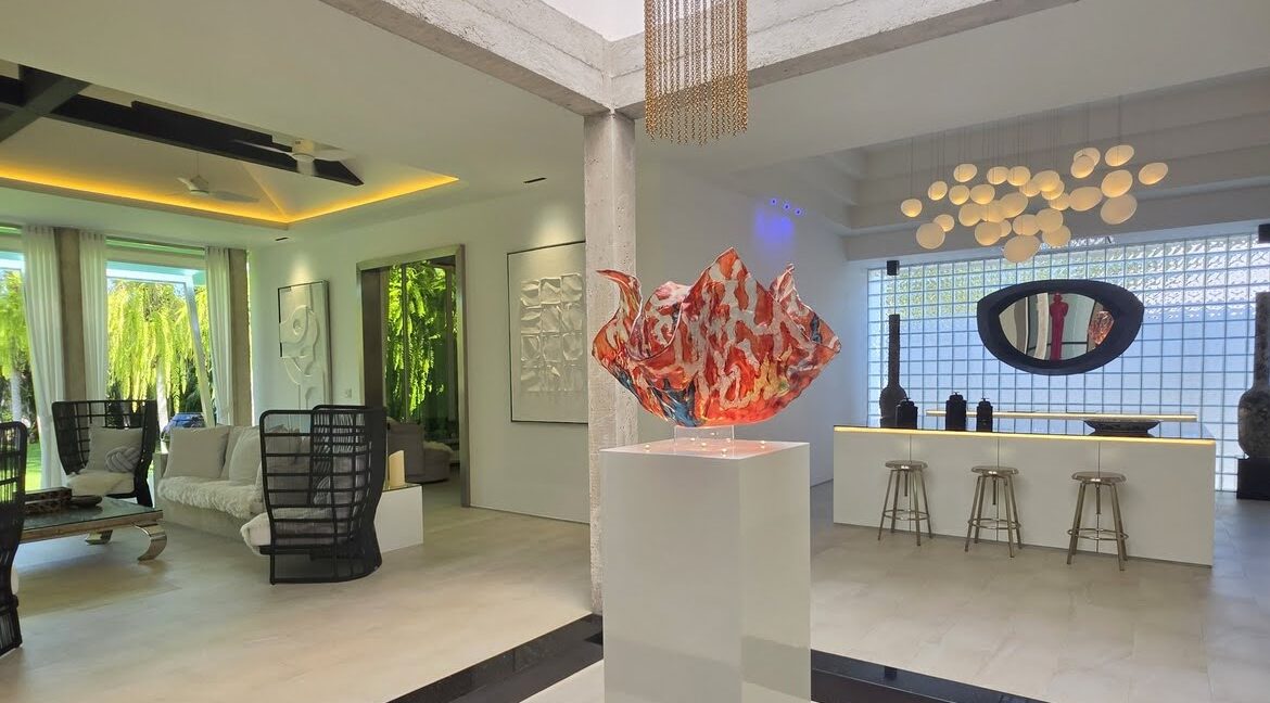 Huay Yai Luxury Villa 002