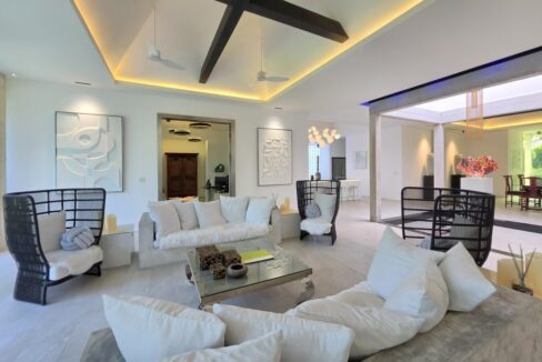 Huay Yai Luxury Villa 024