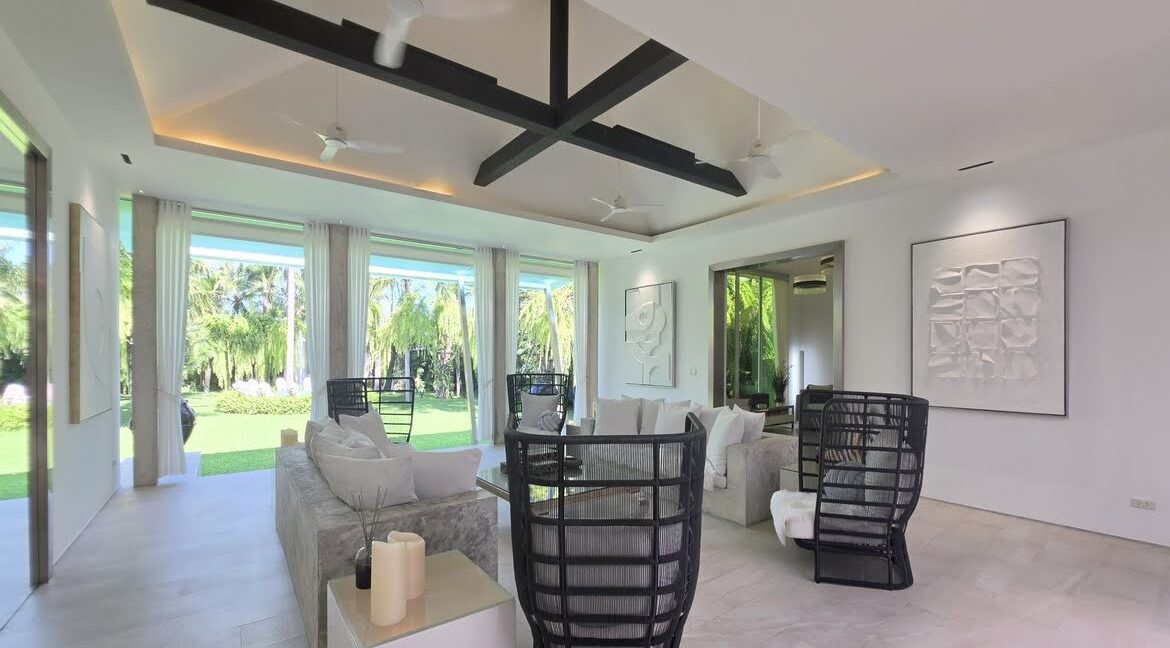 Huay Yai Luxury Villa 025