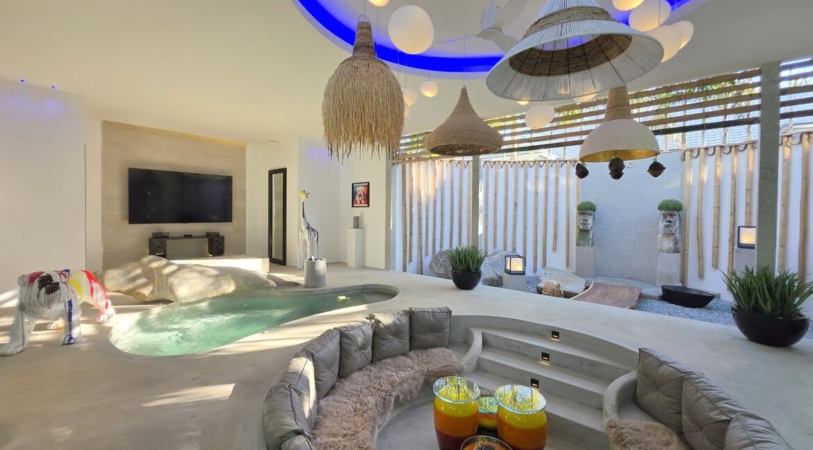 Huay Yai Luxury Villa 033