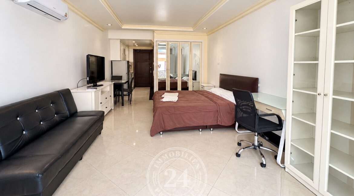 32033 LK Legend Condo 001 Studio for sale