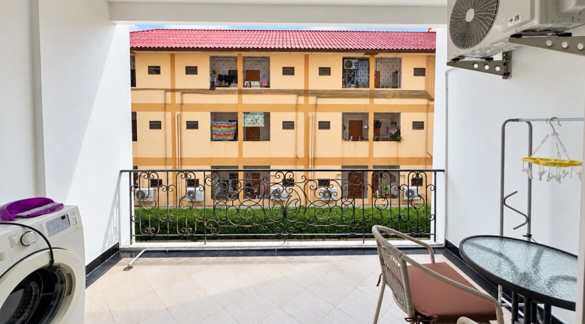 32033 LK Legend Condo 010