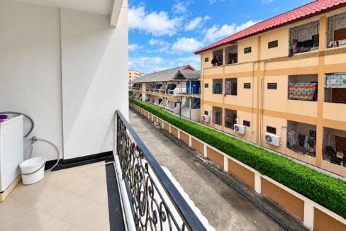 32033 LK Legend Condo 011