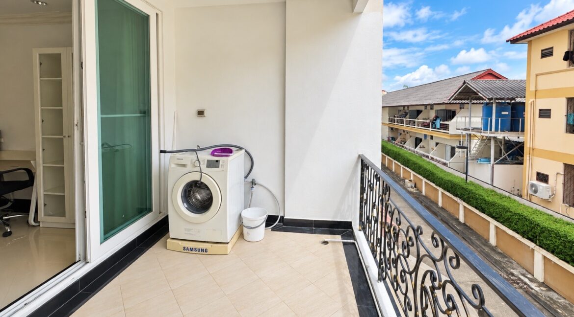 32033 LK Legend Condo 012