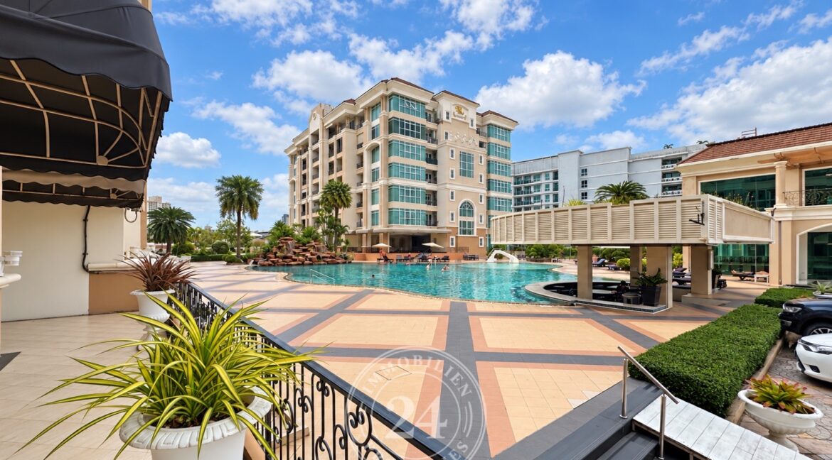 32033 LK Legend Condo 013